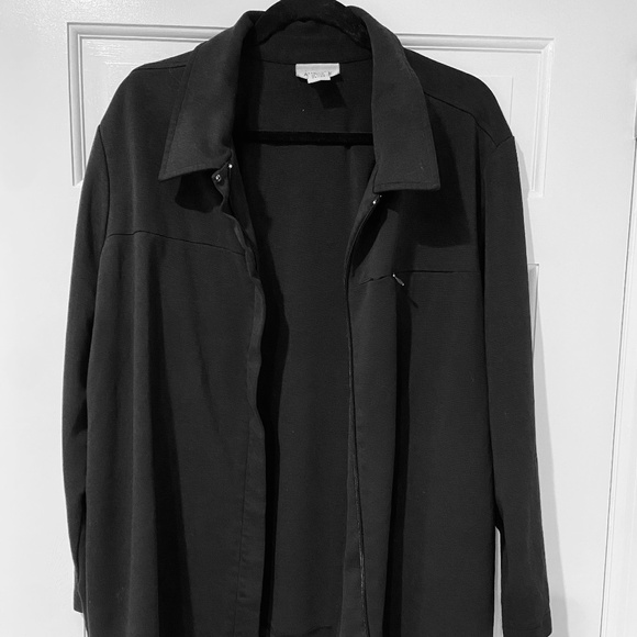 Avenue Tops - Avenue Women’s Black Collared Zip-Up Sweatshirt – Size 22/24